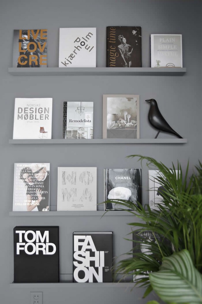 decorating with book with foto ledges